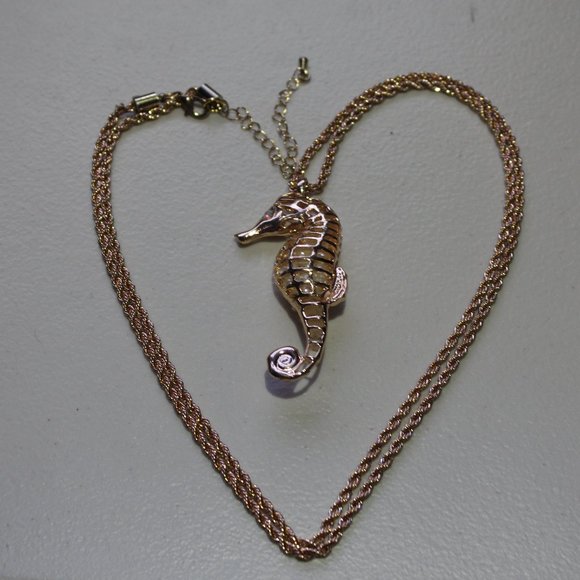 NWOT Beautiful sea horse necklace with white beads inside. - Picture 7 of 8